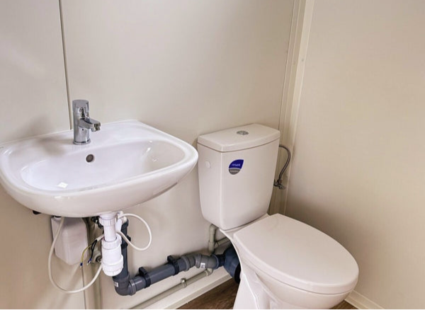 PAVILHÃO COMERCIAL CONTENTOR 3x7 GRANDES VITRINES