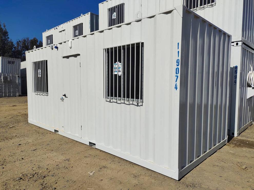 Módulo de escritório com banheiro de 20 pés.