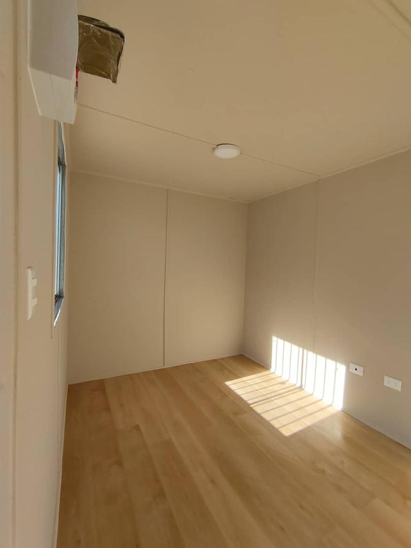 Módulo de escritório com banheiro de 20 pés.