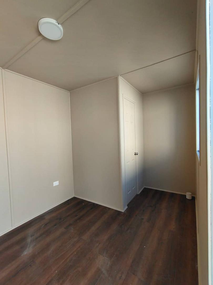 Módulo de escritório com banheiro de 20 pés.