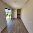 Escritório de 18m2 com banheiro e despensa