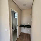 Escritório de 18m2 com banheiro e despensa