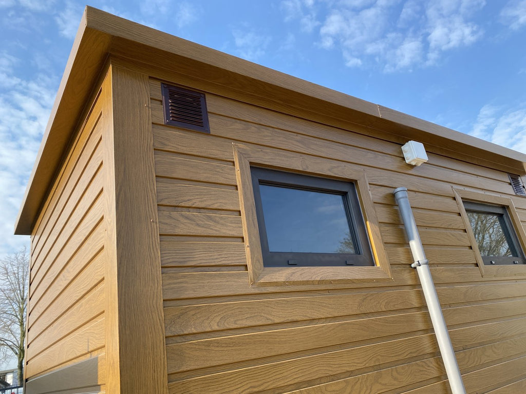 Contentor sanitário duplo com tanque de resíduos.