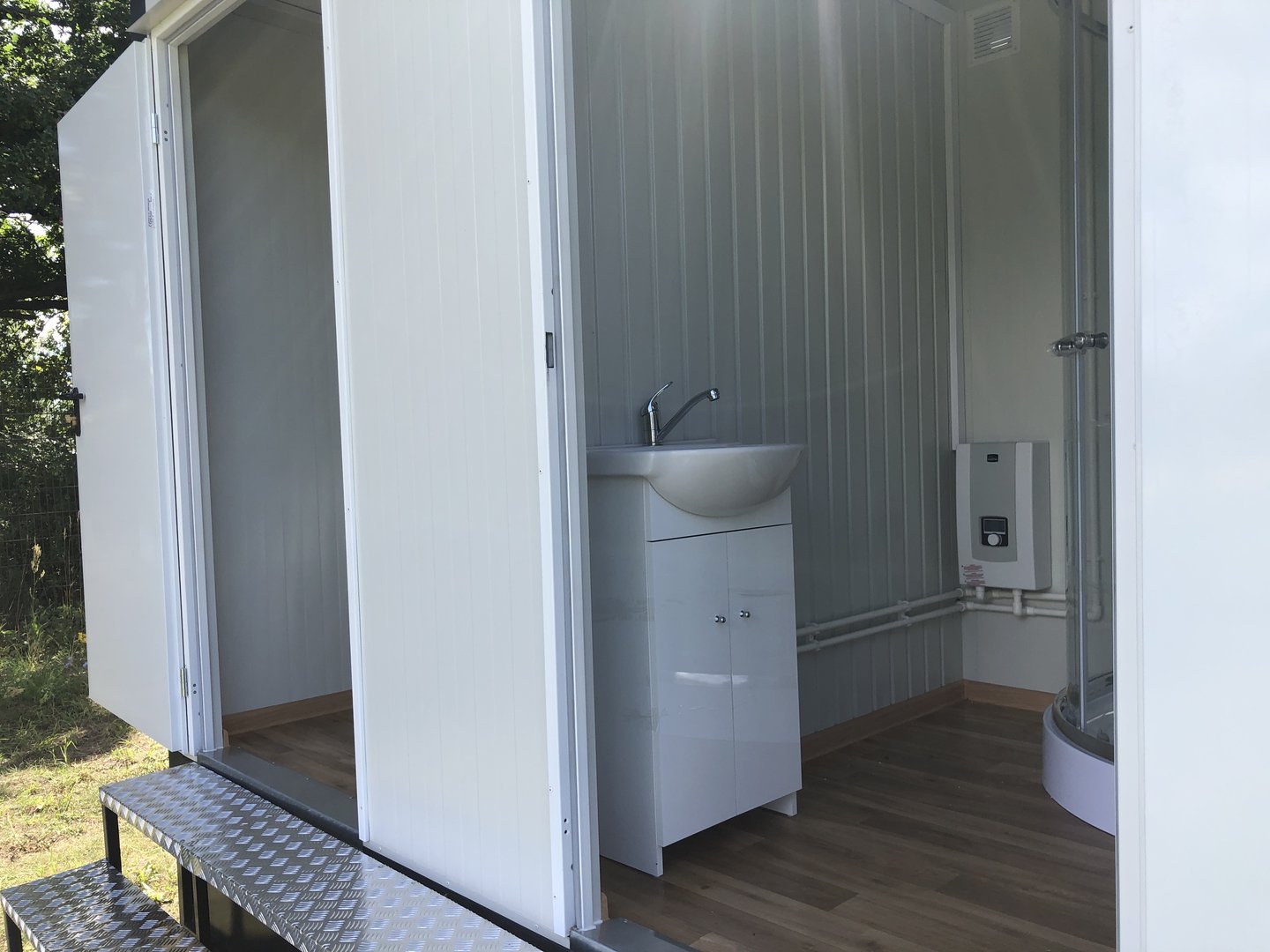 Contentor sanitário - sanita + duche + cisterna