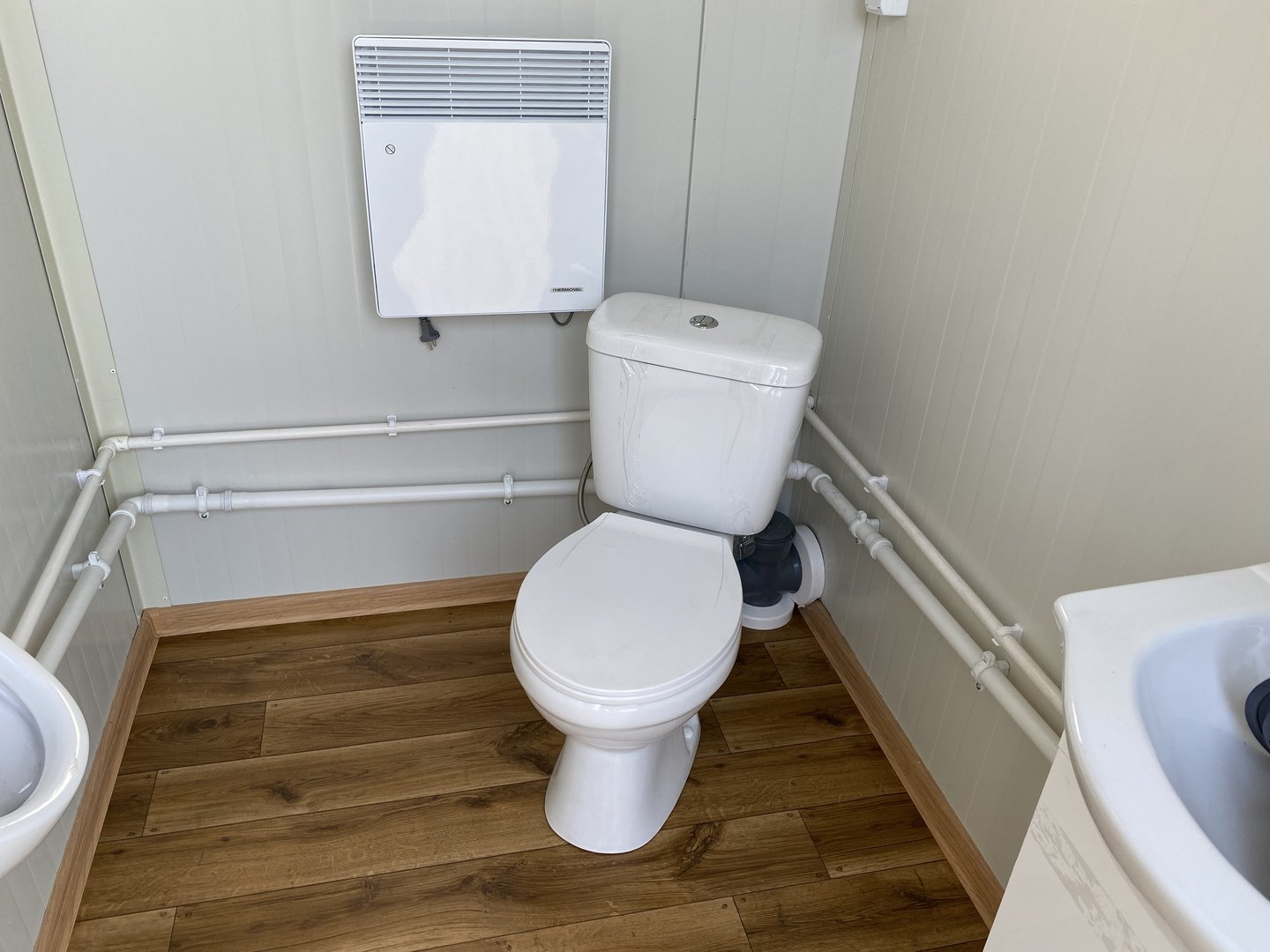 Recipiente sanitário duplo com tanque de resíduos branco