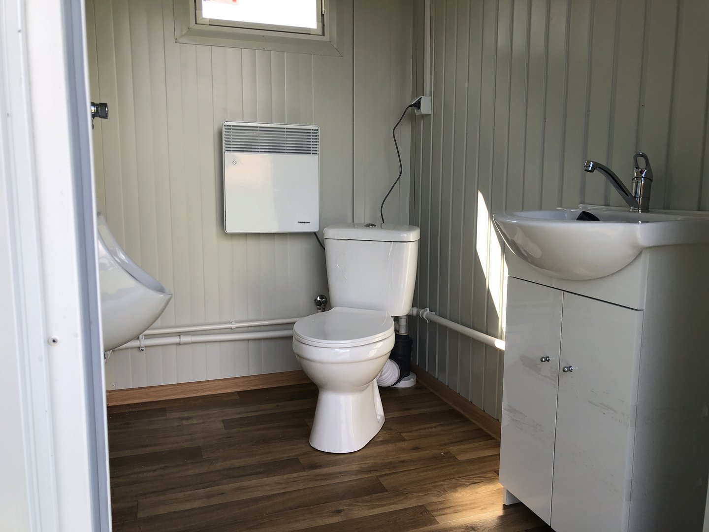 Contentor sanitário - sanita + duche + cisterna