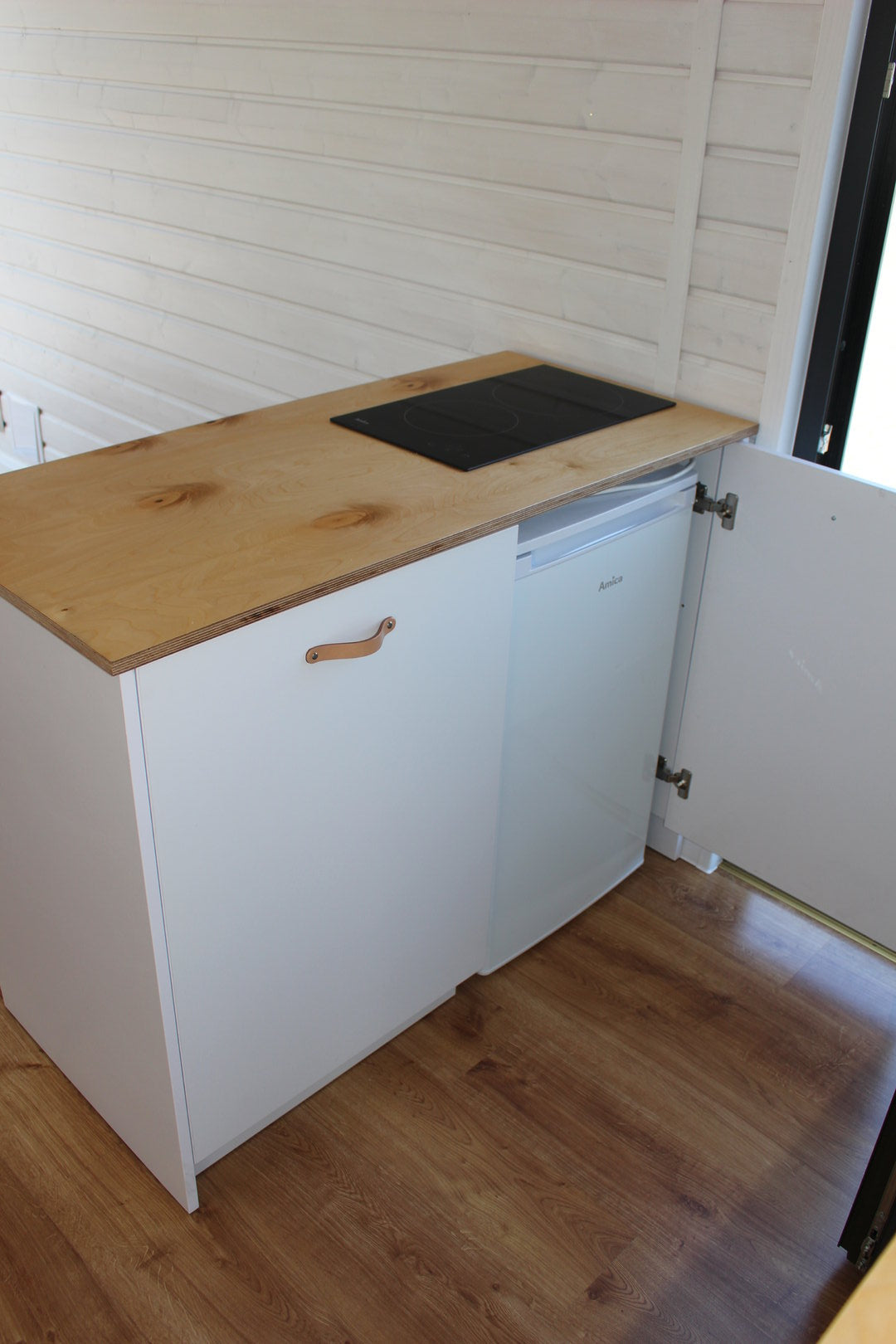 Casa pequena pronta a habitar 10,90 x 2,90 m