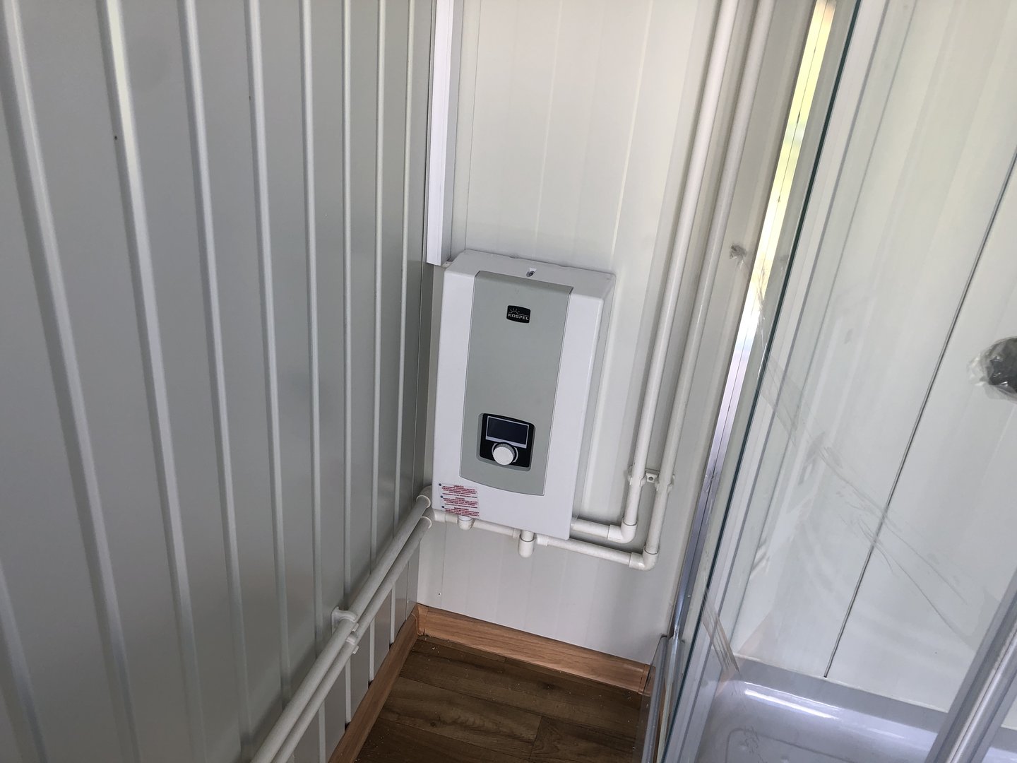 Contentor sanitário - sanita + duche + cisterna