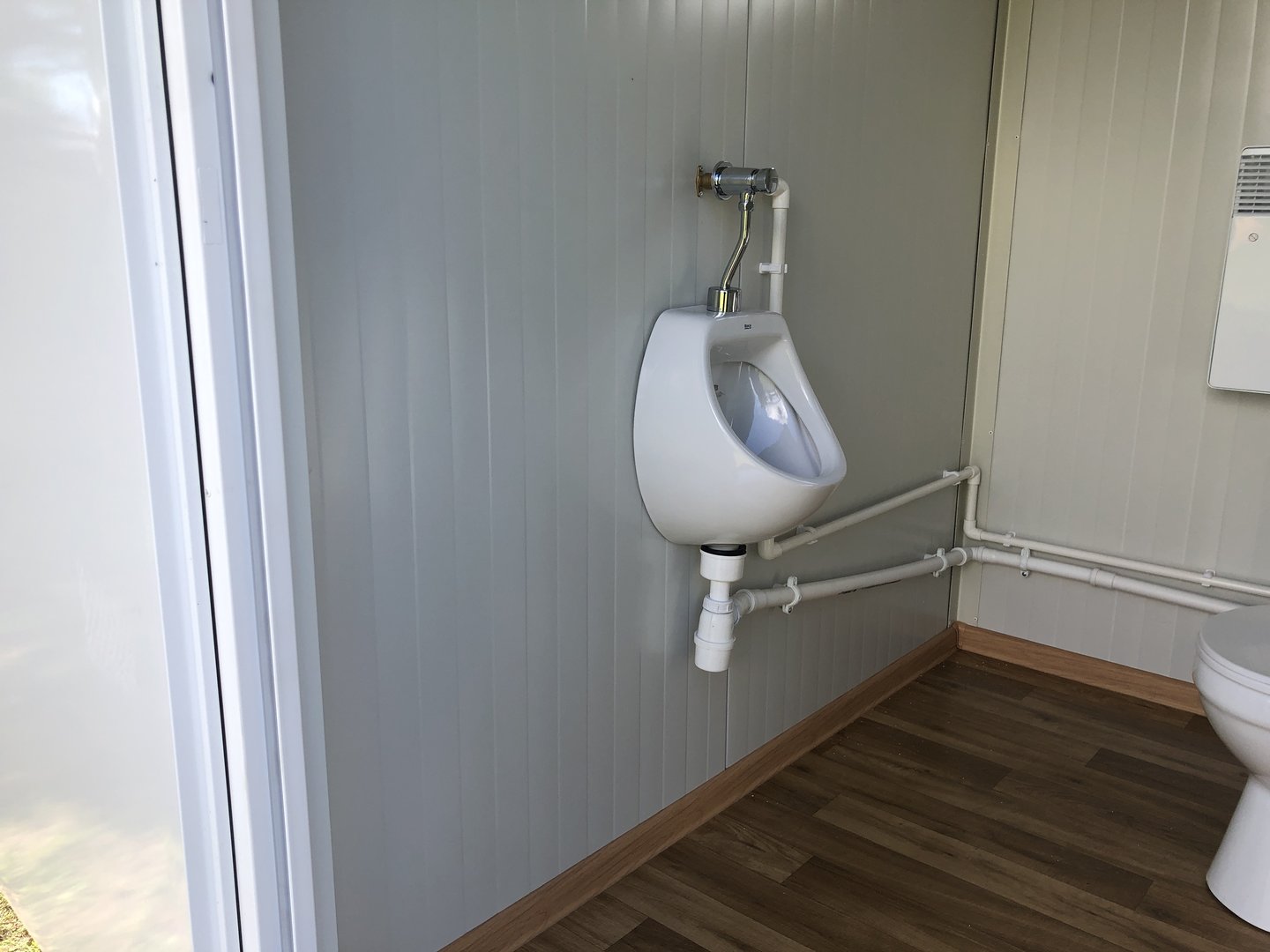 Contentor sanitário - sanita + duche + cisterna