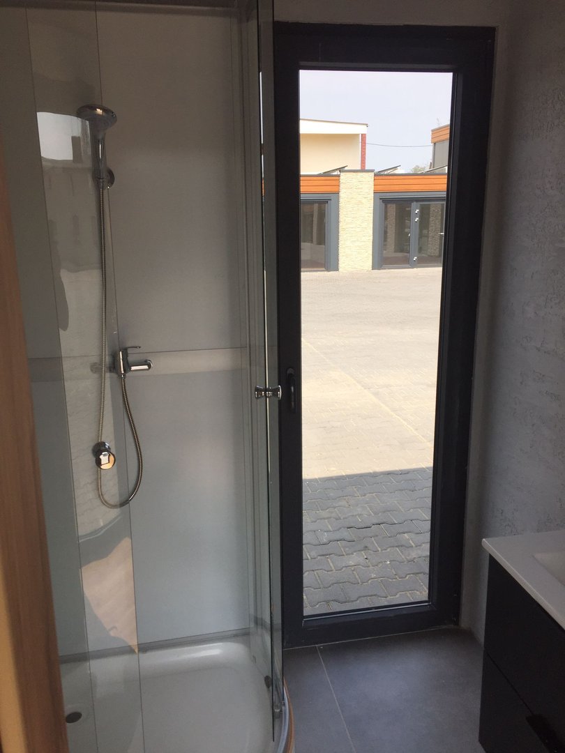 Casa pequena pronta a habitar 10,90 x 2,90 m