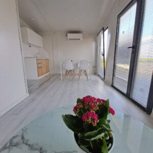 Bungalow mobilado – Chalé com jardim de 28 m²