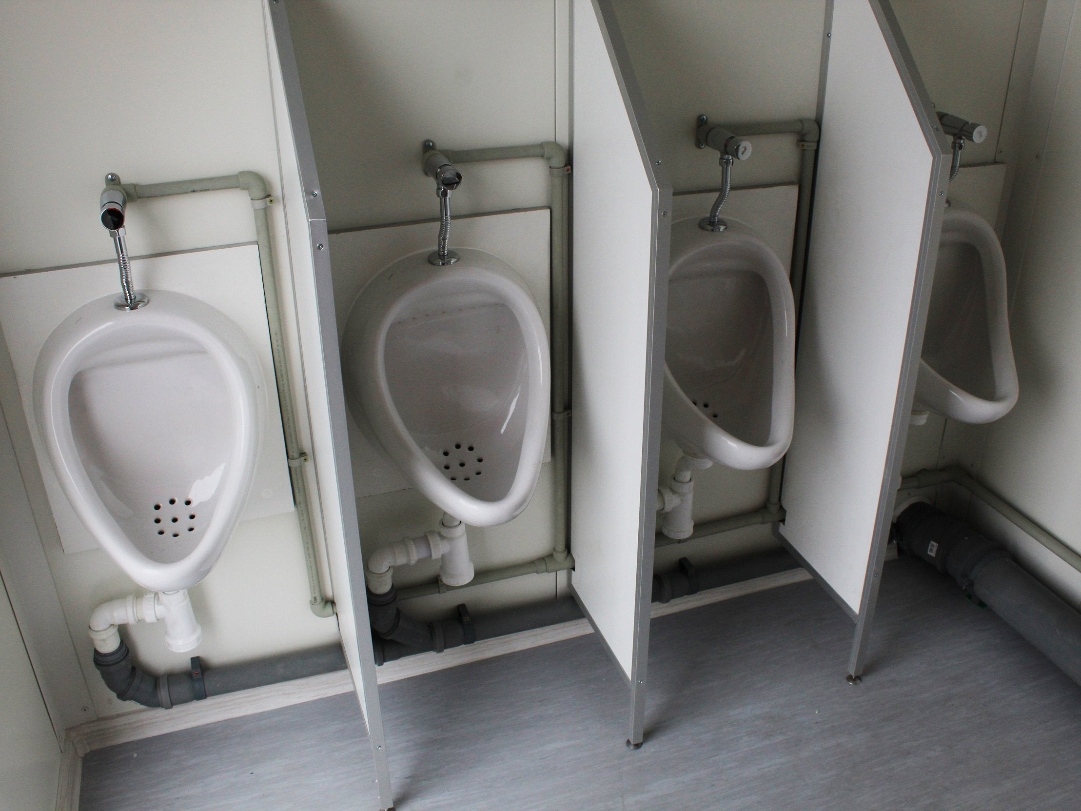 Solução especial, Recipientes sanitários/banheiros